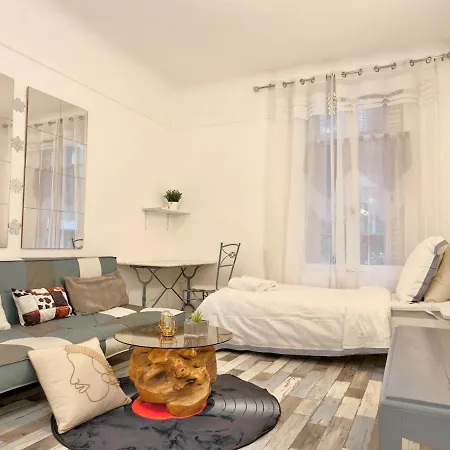 Well-located Near Montparnasse Withelevator Apartment